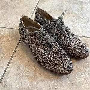 Lucky brand animal print loafer 6.5